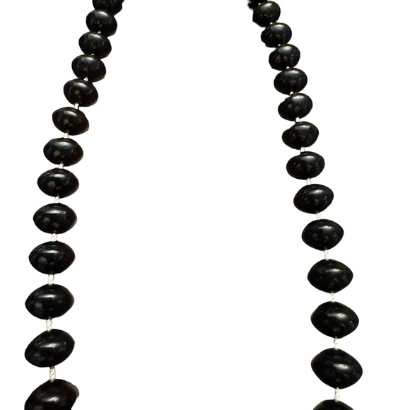 Vintage Black Bead Necklace - Picture 4 of 7